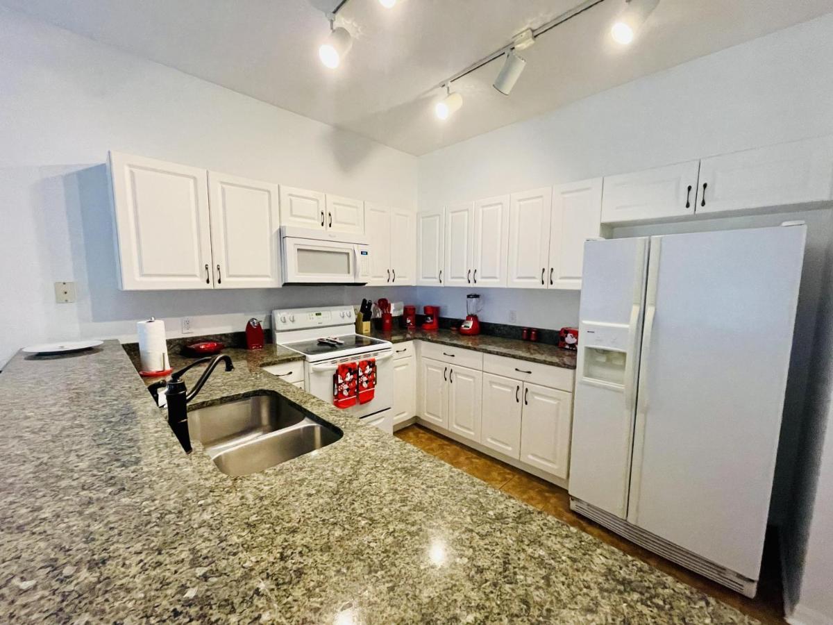 Apartment Huge Screened Patio That Overlooks Lake Buck, Near Famous Attractions!! *