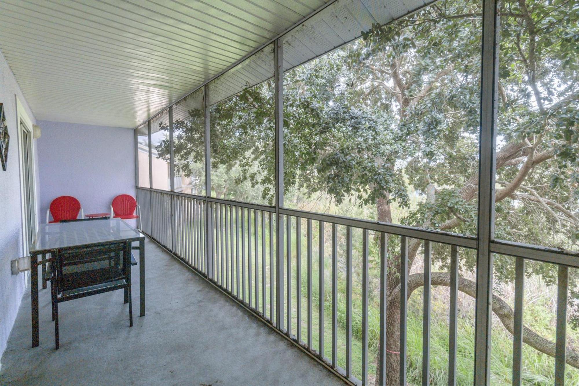 Huge Screened Patio That Overlooks Lake Buck, Near Famous Attractions!!